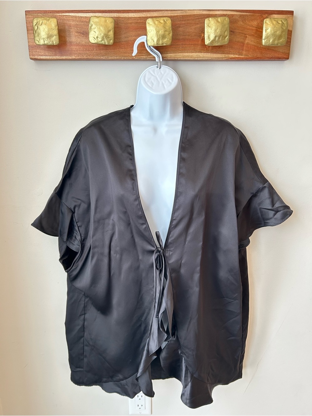 BNWT Victoria's Secret Black Satin Kimono Wrap